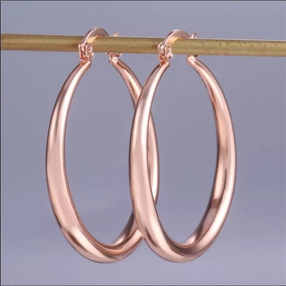 New Women’s 1.5 Round Hoop Rose Gold Earrings - Picture 2 of 2